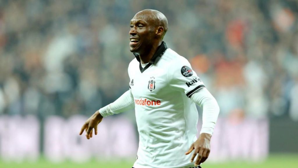 besiktas-atiba-ya-1-yillik-yeni-sozlesme-onerdi-13896321_6934_amp-1024x576