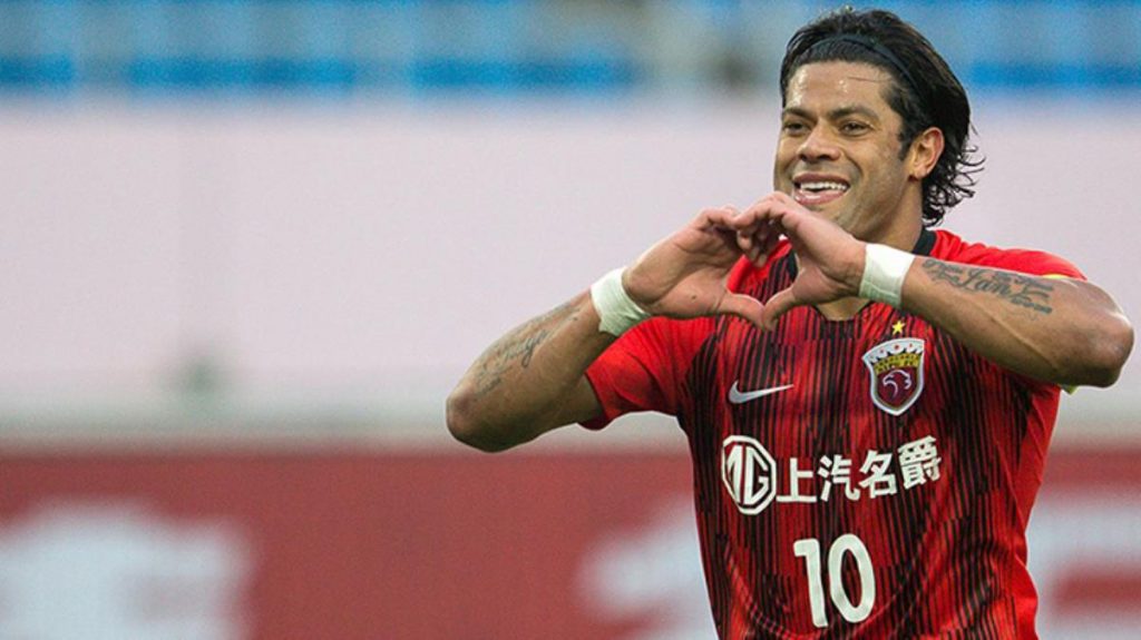 besiktas-in-ilgilendigi-hulk-atletico-mineiro-ya-13897841_156_amp-1024x575
